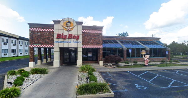 Big Boy Restaurants (Elias Brothers, Elias Bros) - Romulus - 8210 Merriman Rd (newer photo)